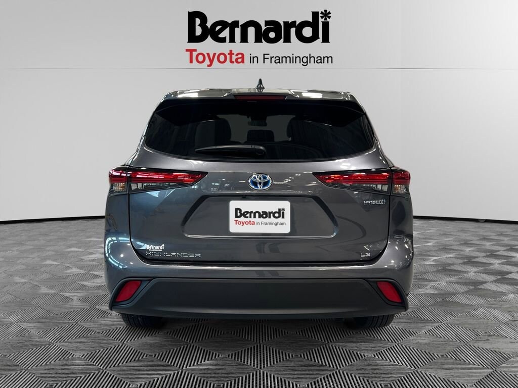 Used 2023 Toyota Highlander Hybrid LE SUV