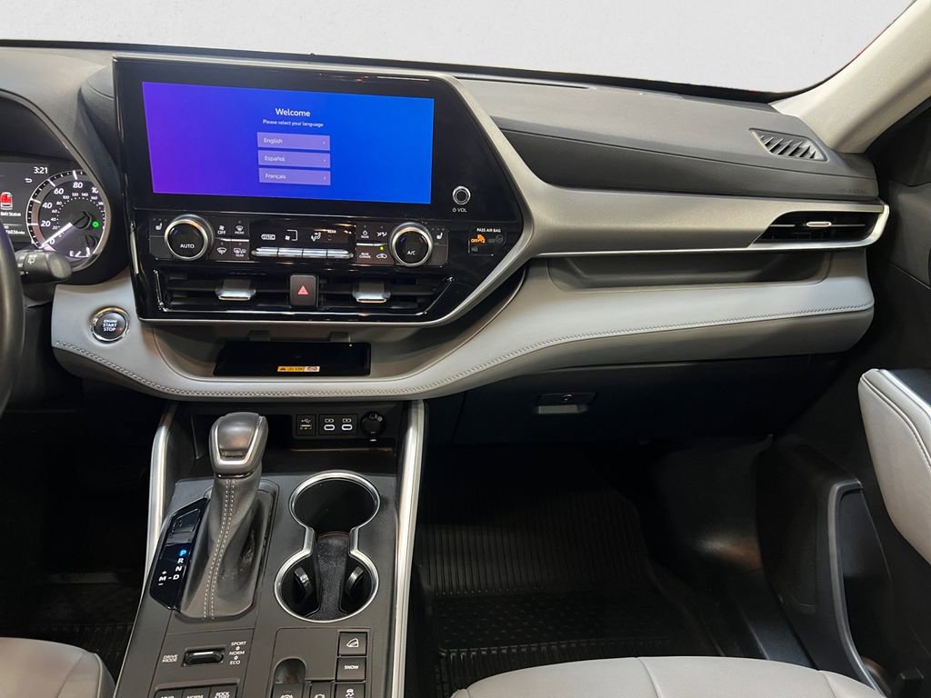 2023 Toyota Highlander XLE - Photo 11