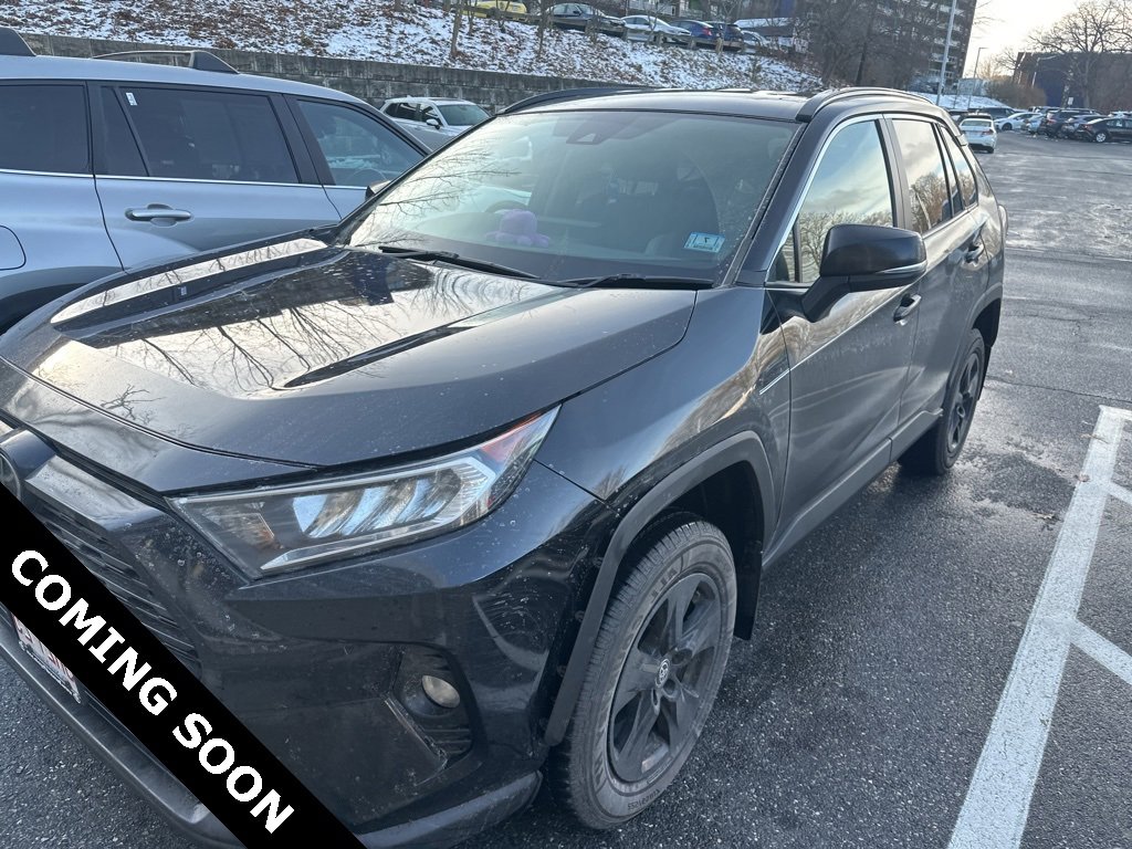 2021 Toyota RAV4 XLE's photo