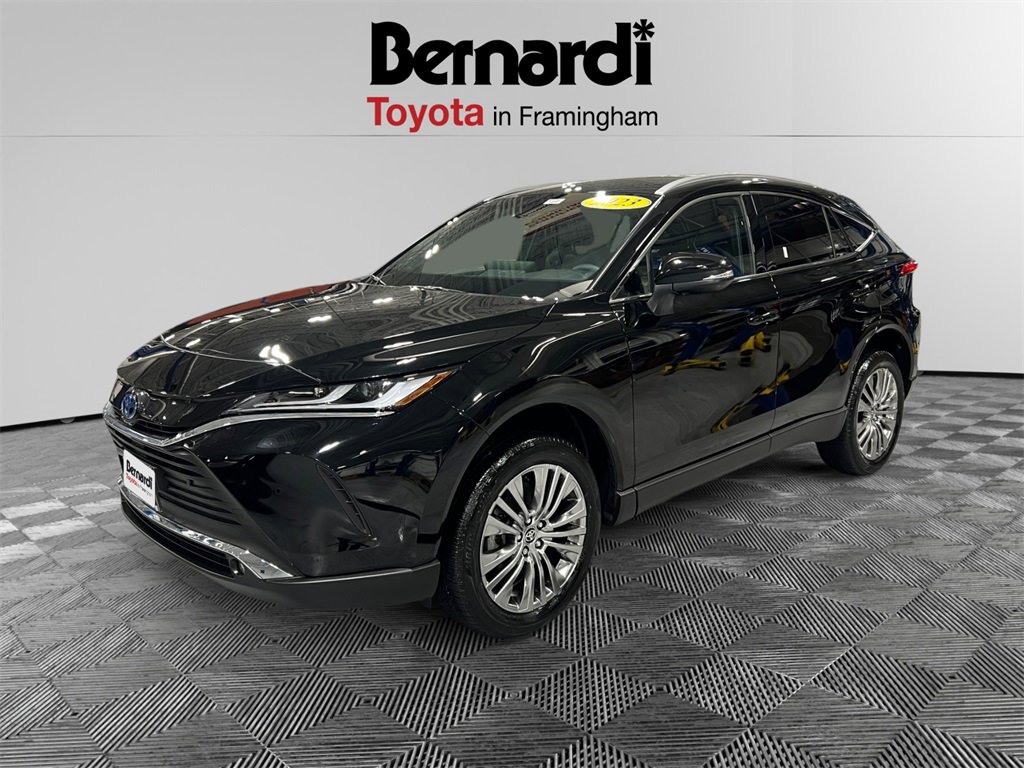 2023 Toyota Venza XLE's photo