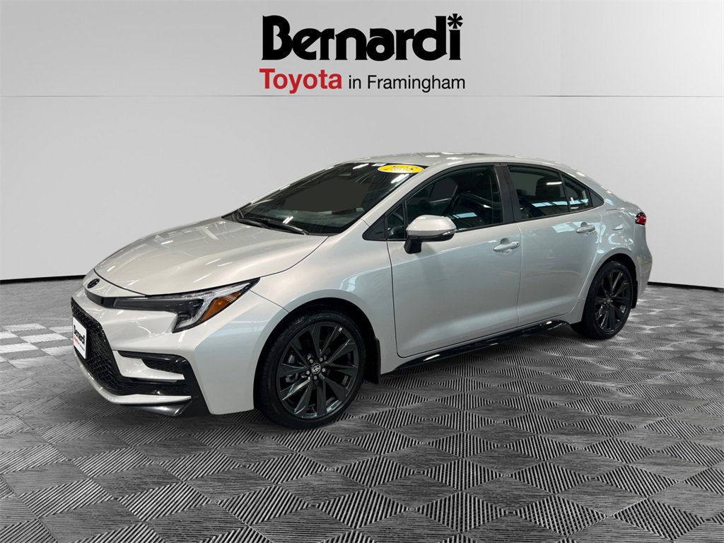 2025 Toyota Corolla SE's photo