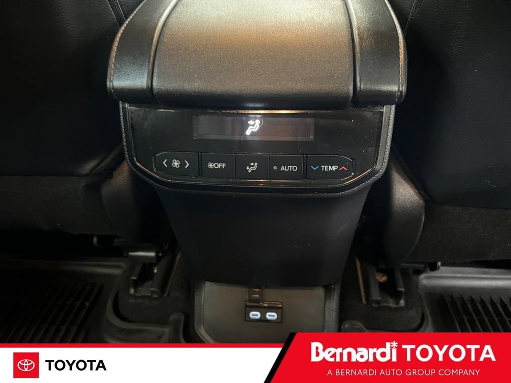 2024 Toyota Highlander XLE - Photo 17