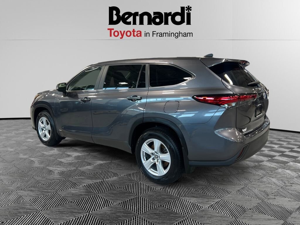 Used 2023 Toyota Highlander Hybrid LE SUV