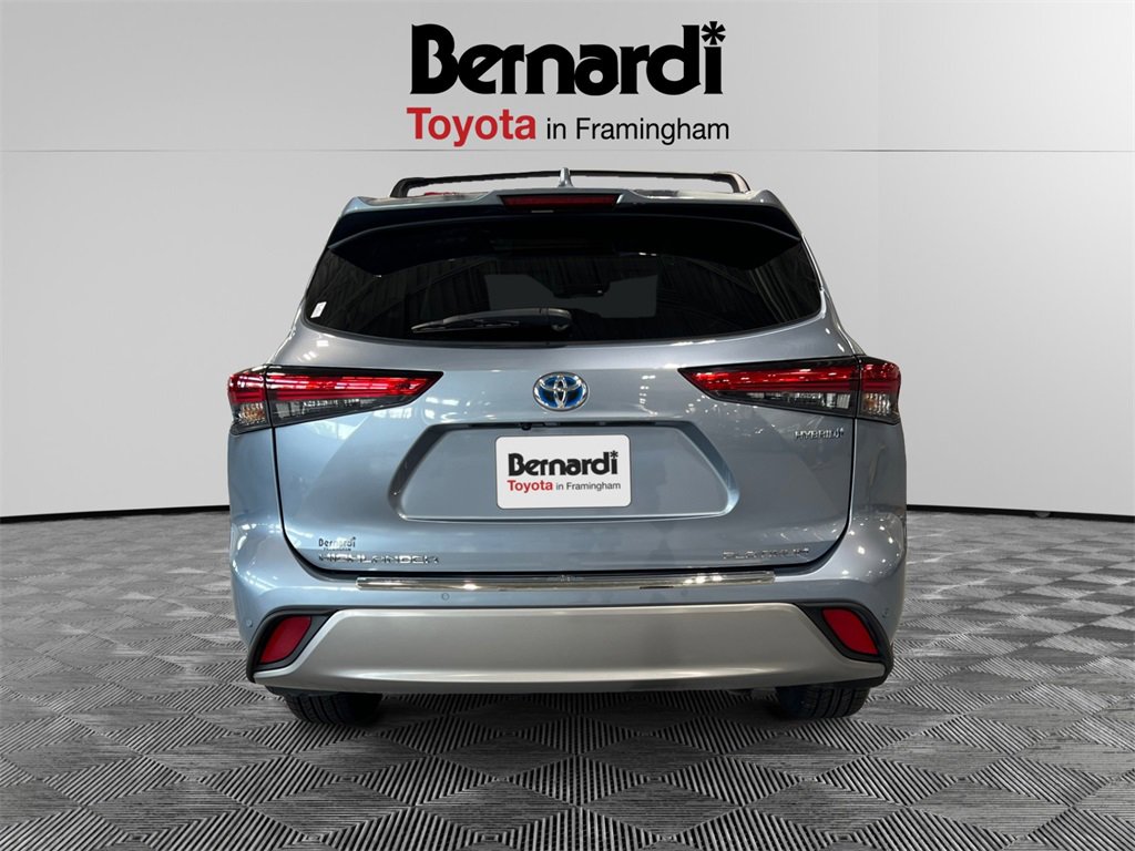 2022 Toyota Highlander Hybrid Platinum photo 4
