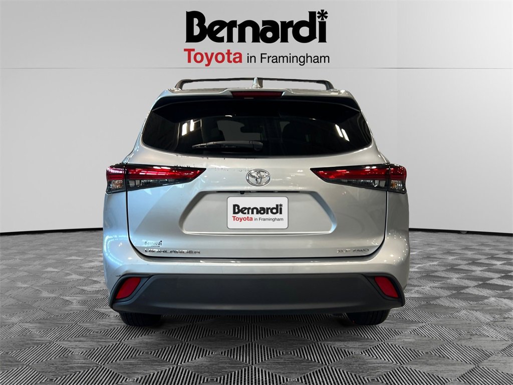 2022 Toyota Highlander XLE photo 4