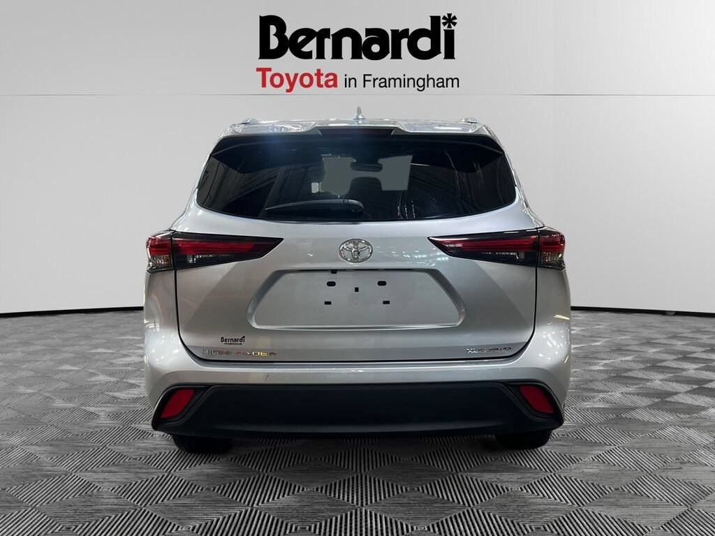 Used 2024 Toyota Highlander XLE SUV