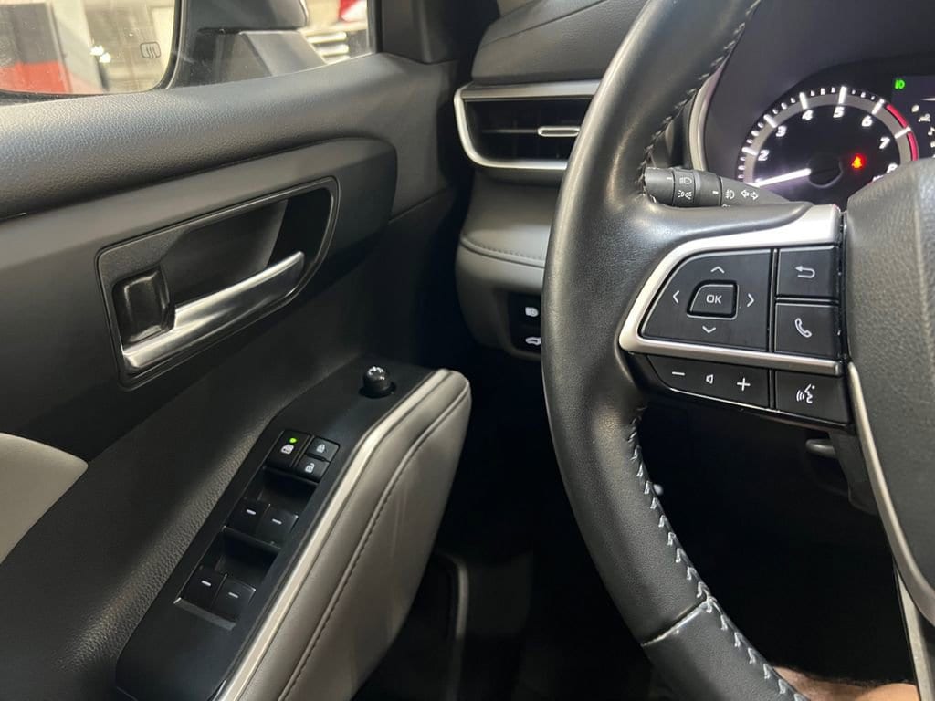 2023 Toyota Highlander XLE - Photo 22