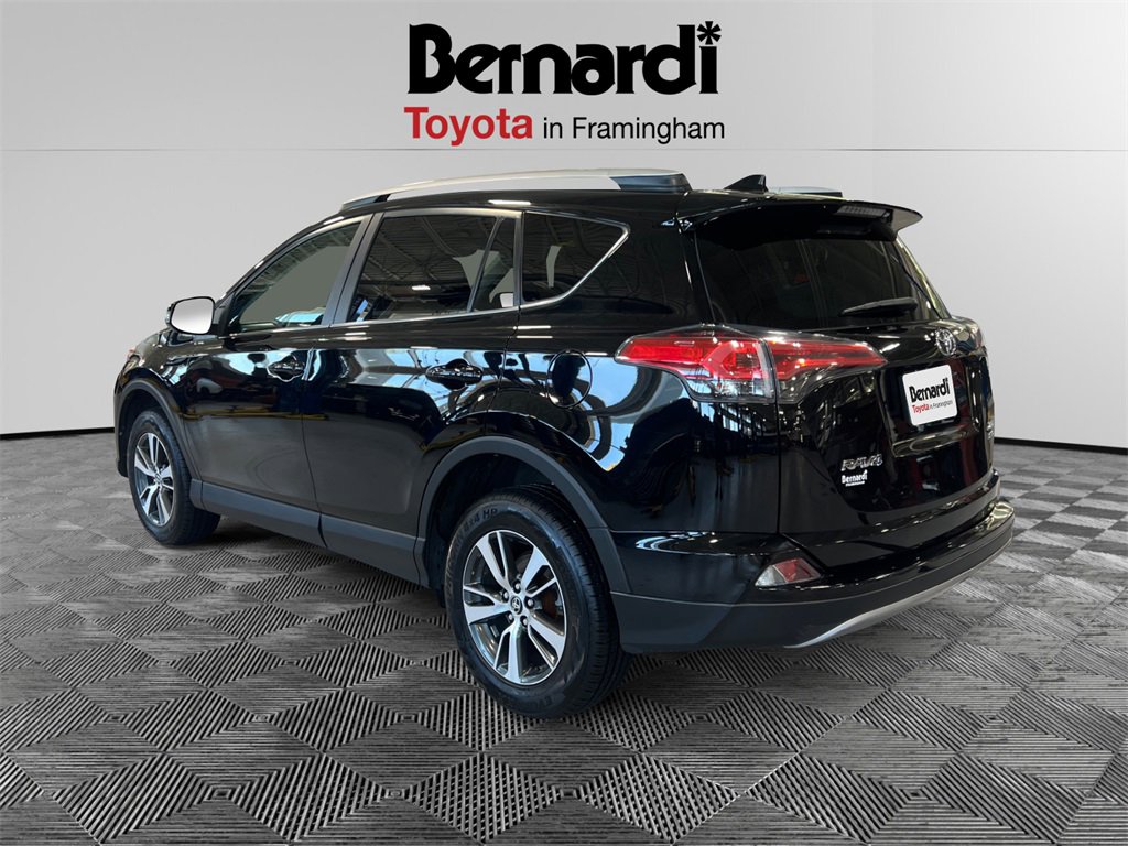 2018 Toyota RAV4 XLE photo 3