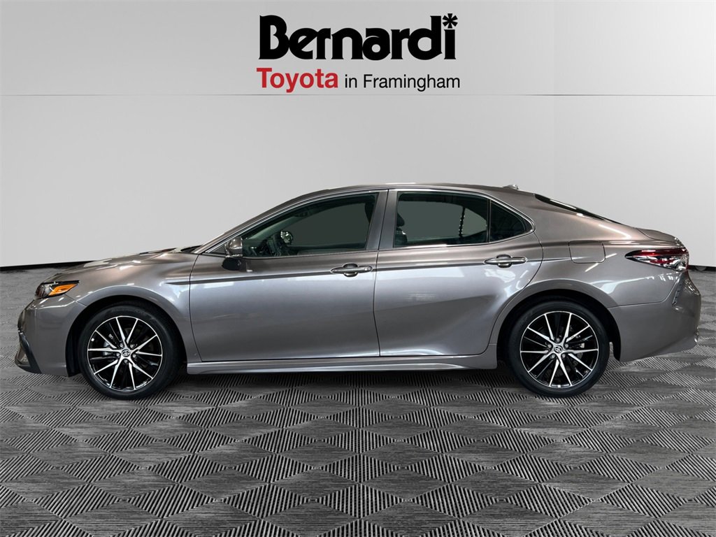 2024 Toyota Camry SE photo 2