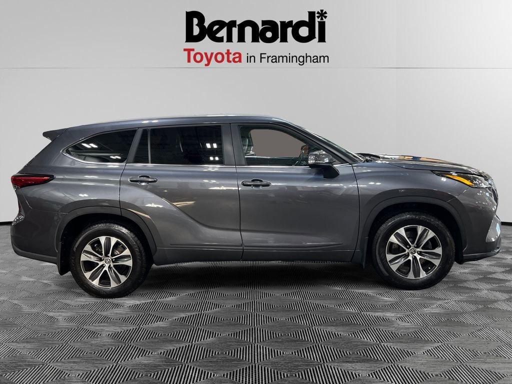 2023 Toyota Highlander XLE - Photo 6