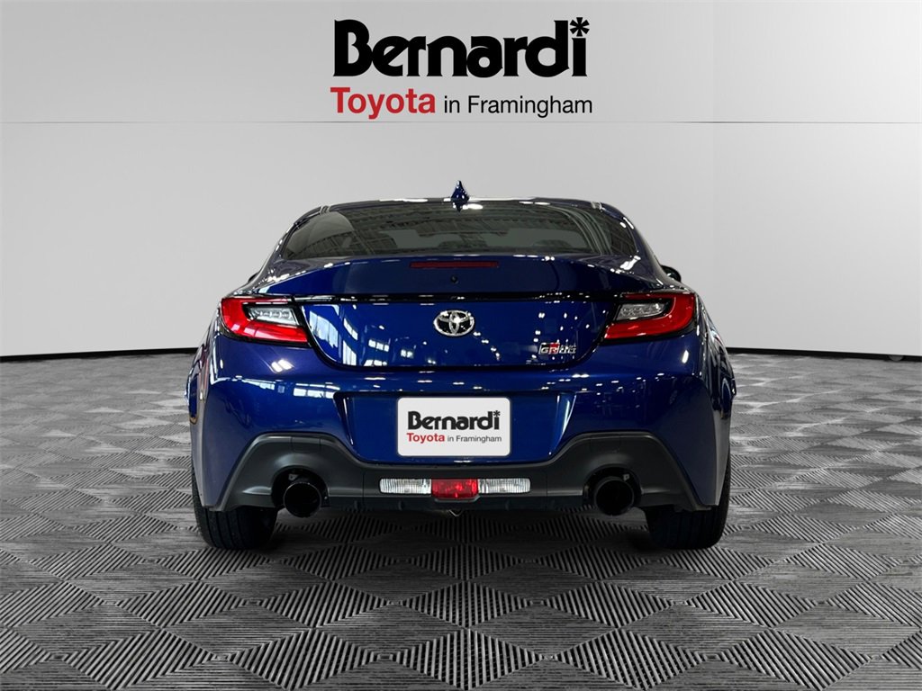 2025 Toyota GR86 Base photo 4