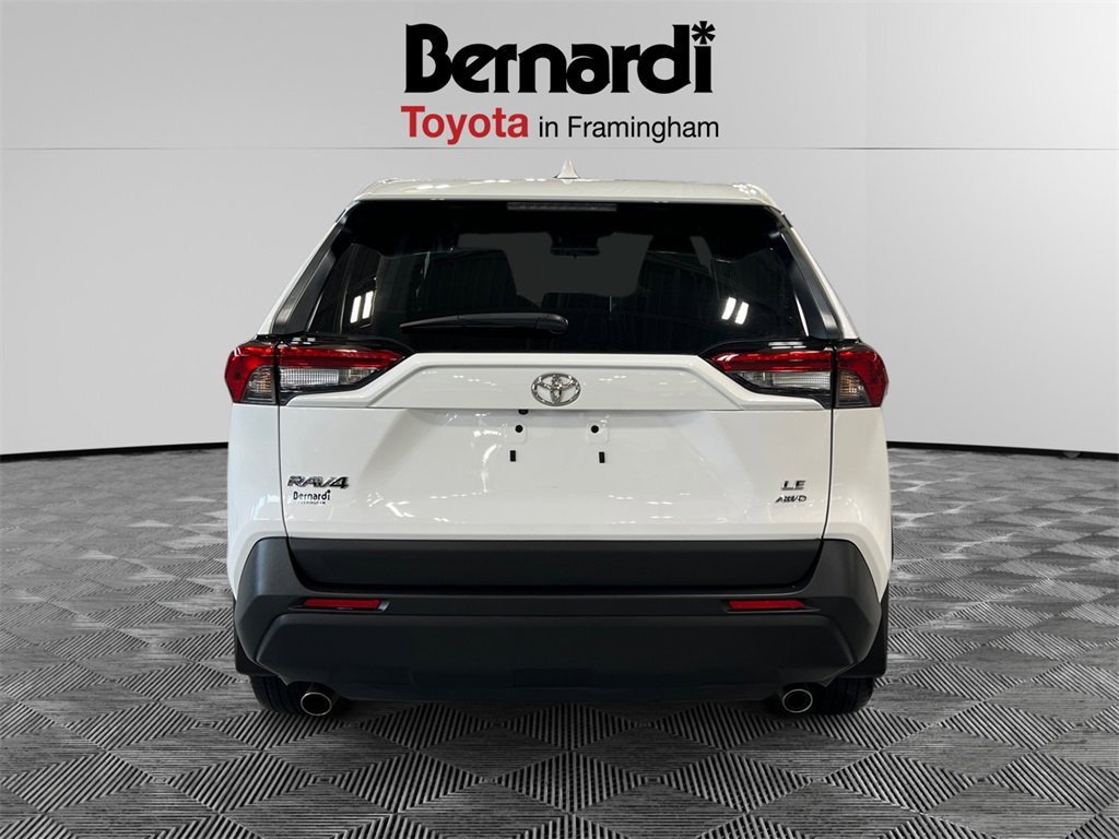 2023 Toyota RAV4 LE photo 4