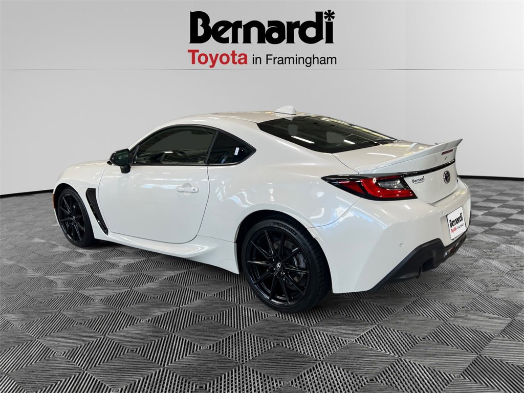 2024 Toyota GR86 Premium photo 3