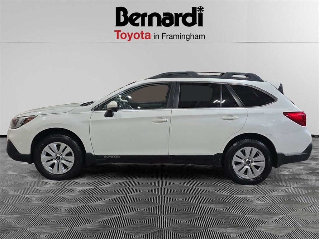 Used 2018 Subaru Outback 2.5i Premium with SUV
