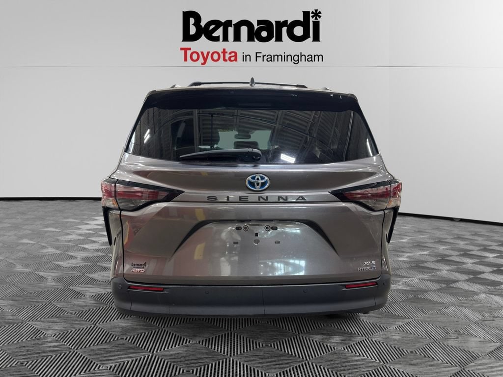 Certified 2024 Toyota Sienna XLE 7 Passenger Van Passenger Van