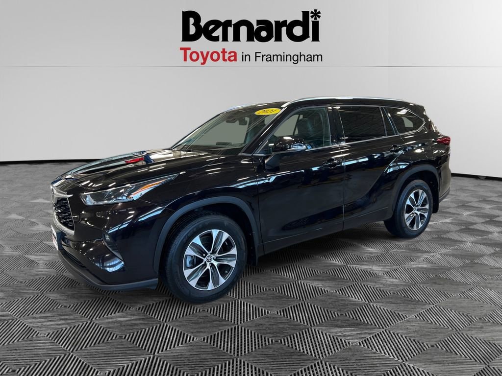 Used 2021 Toyota Highlander XLE SUV