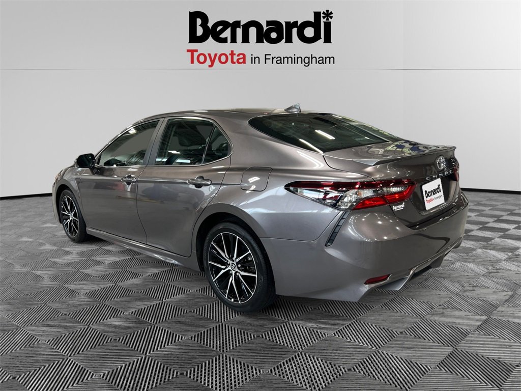 2024 Toyota Camry SE photo 3