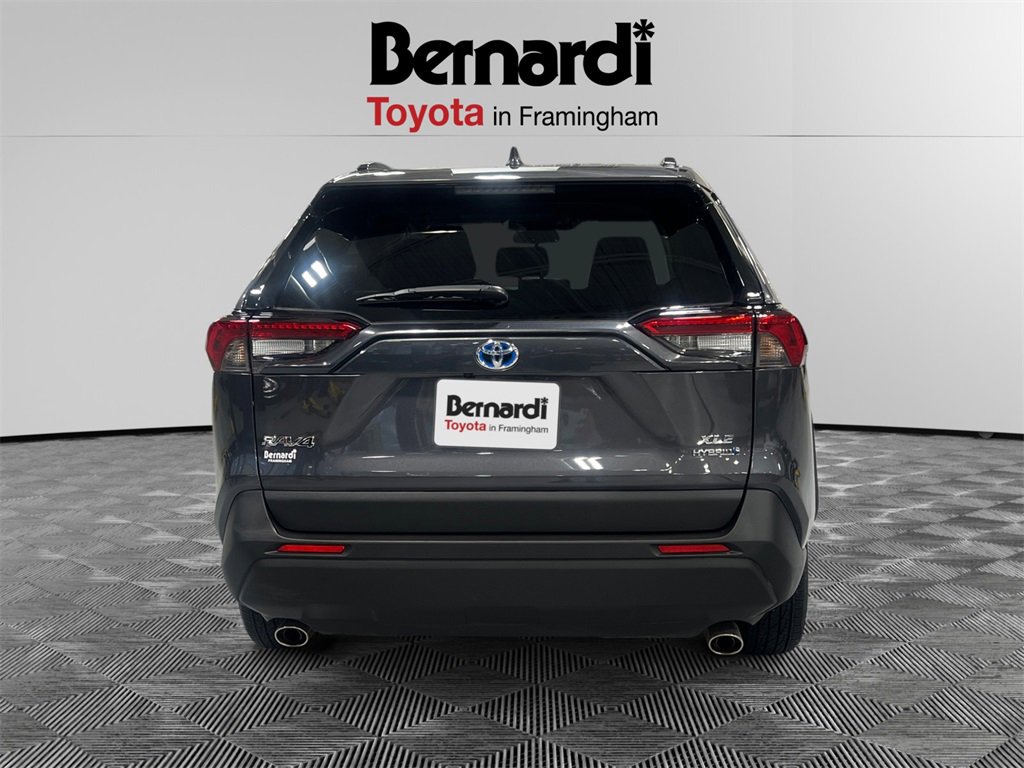2024 Toyota RAV4 Hybrid XLE photo 4