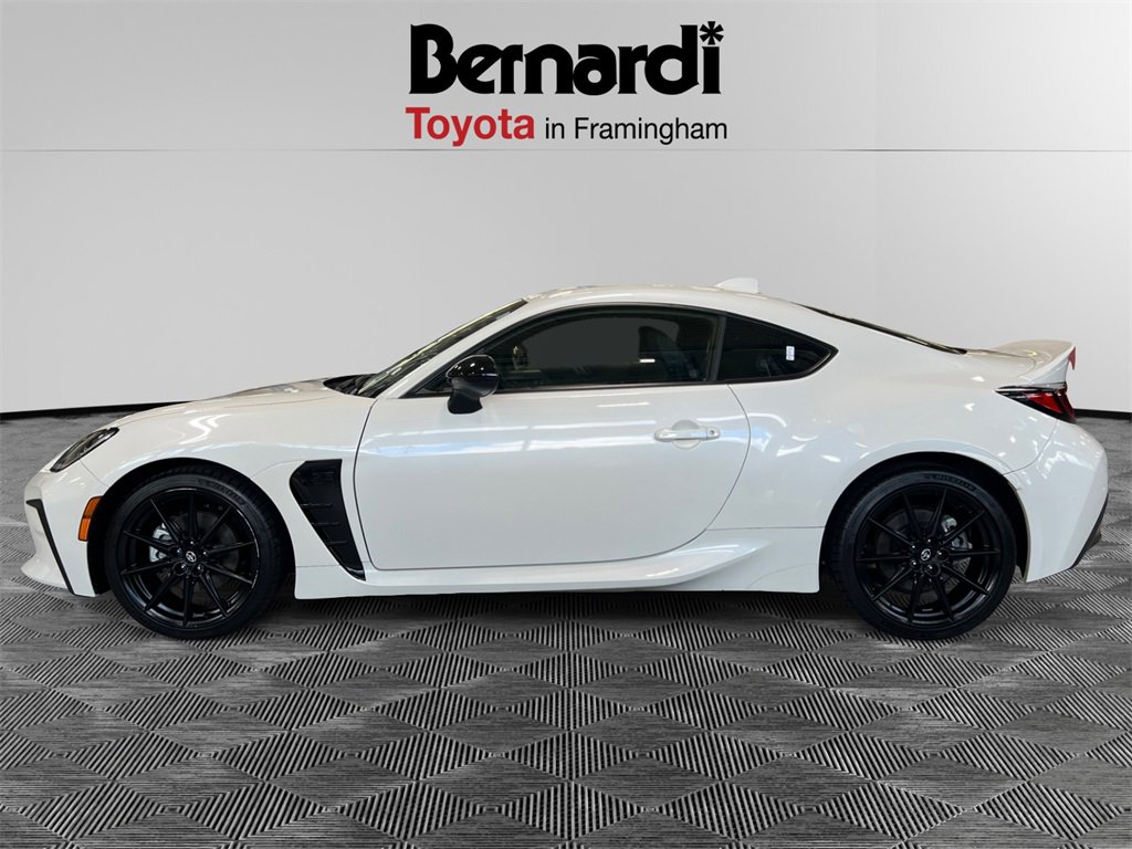 2024 Toyota GR86 Premium photo 2