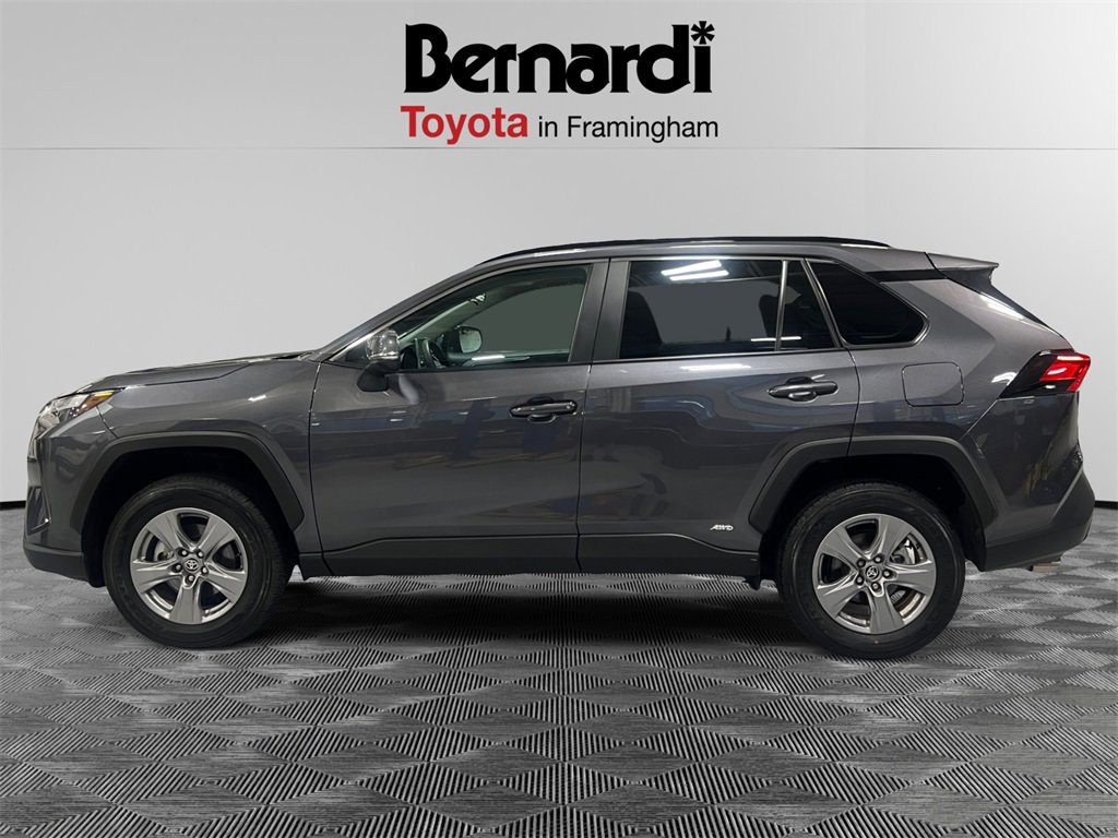 2024 Toyota RAV4 Hybrid XLE photo 2