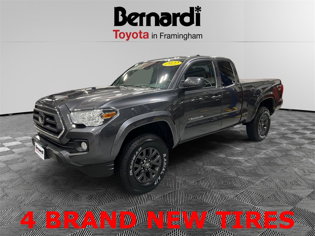 2022 Toyota Tacoma SR5's photo