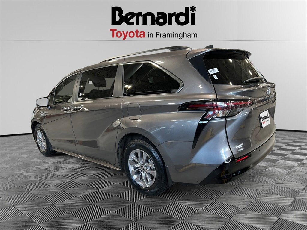 Certified 2024 Toyota Sienna XLE 7 Passenger Van Passenger Van
