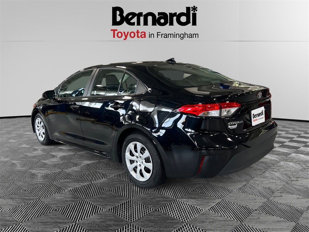 2024 Toyota Corolla LE photo 3