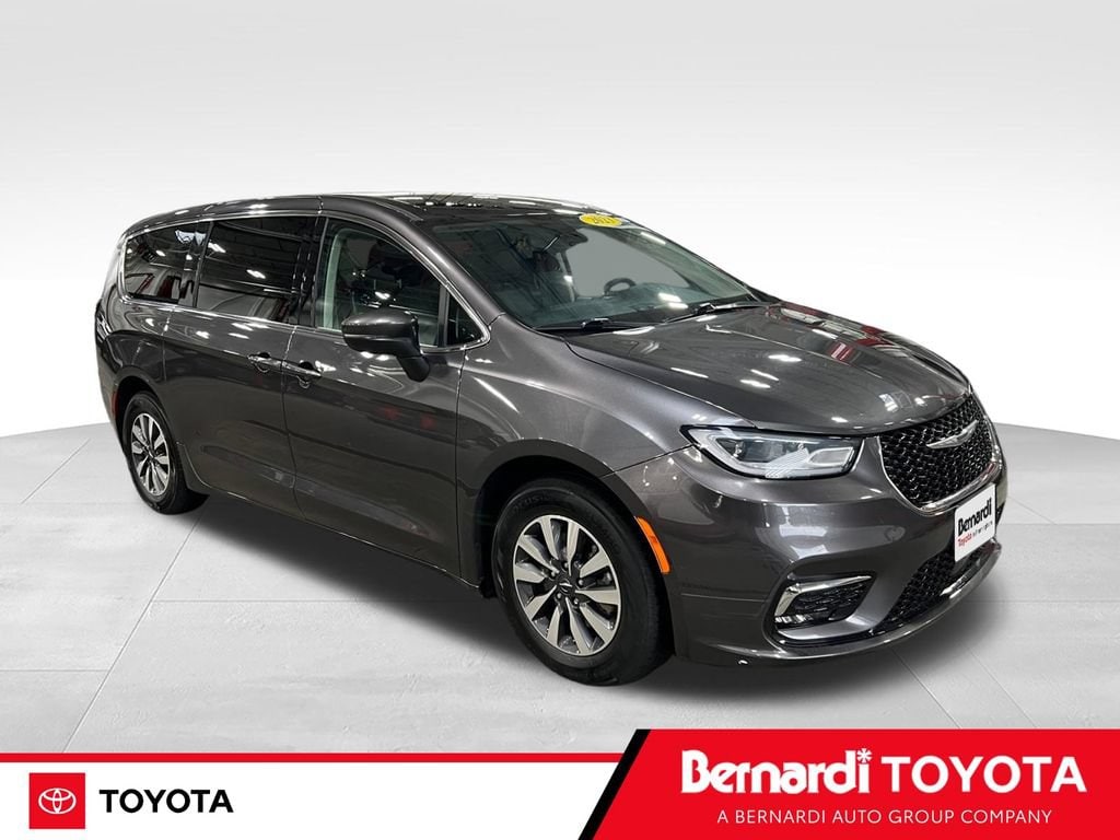 2023 Chrysler Pacifica Hybrid Touring L