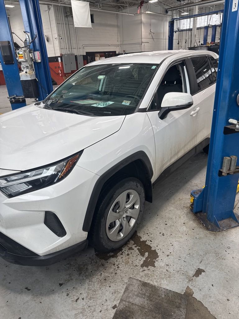2023 Toyota RAV4 LE