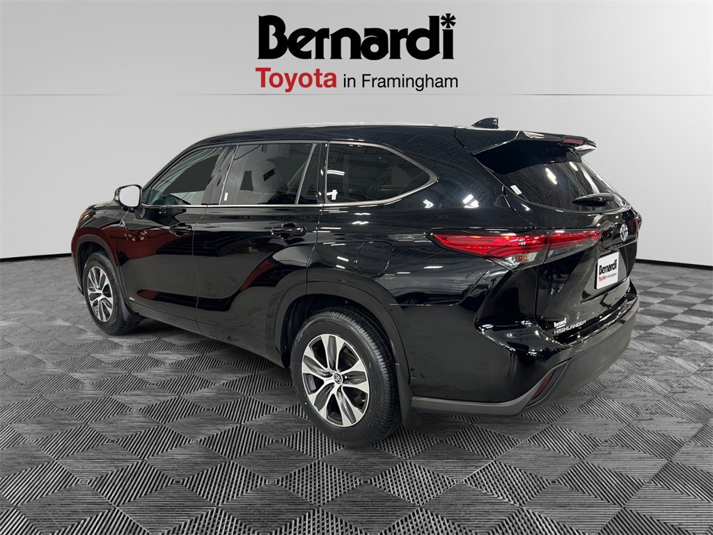 Certified 2022 Toyota Highlander Hybrid XLE SUV