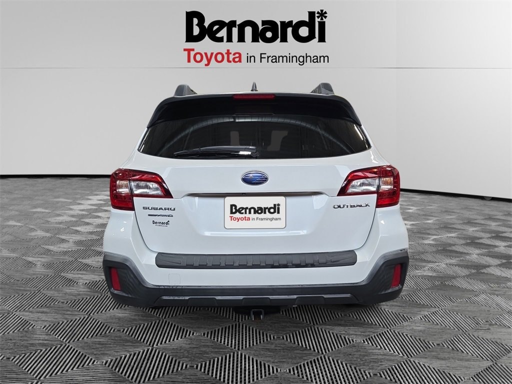 Used 2018 Subaru Outback 2.5i Premium with SUV