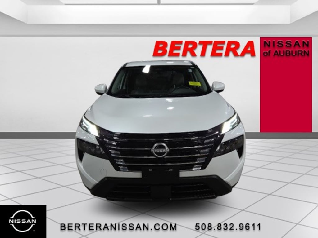 Used 2024 Nissan Rogue SV SUV