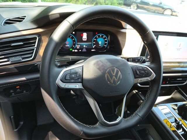 2025 Volkswagen Atlas SE w/Tech - Photo 18