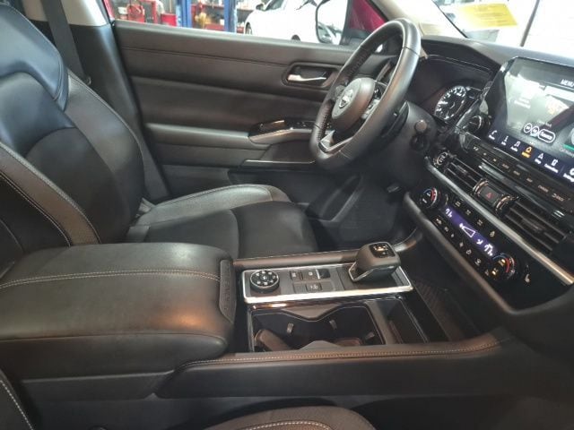 2024 Nissan Pathfinder SL - Photo 16