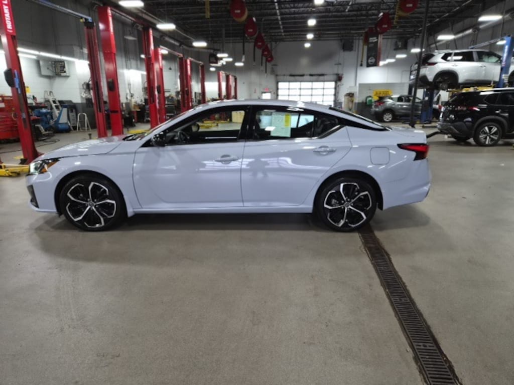 Used 2023 Nissan Altima 2.5 SR Sedan