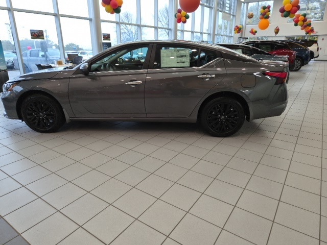 2025 Nissan Altima SV's photo