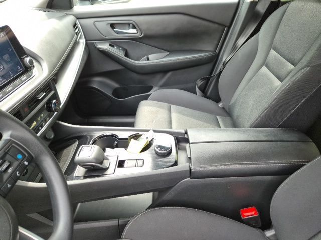 2024 Nissan Rogue SV - Photo 14