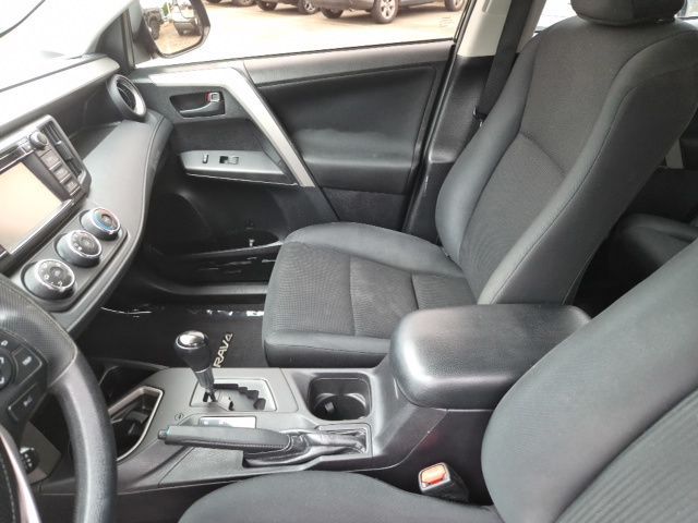 2017 Toyota RAV4 LE - Photo 15