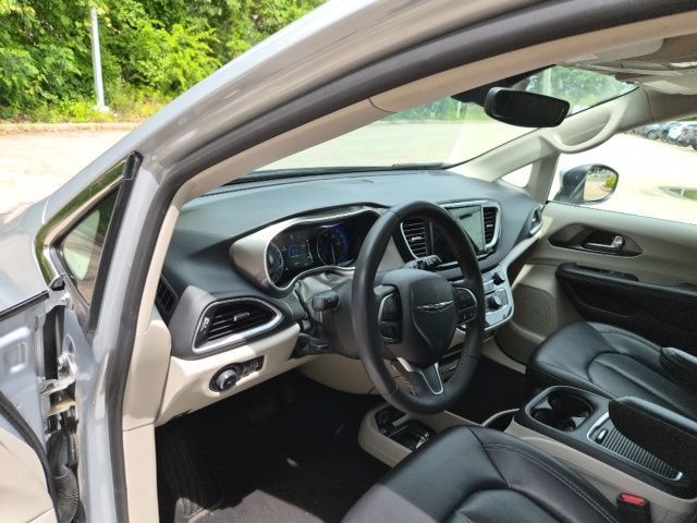 2023 Chrysler Pacifica Touring L - Photo 14