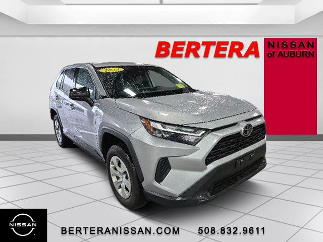 2023 Toyota RAV4 LE - Photo 4