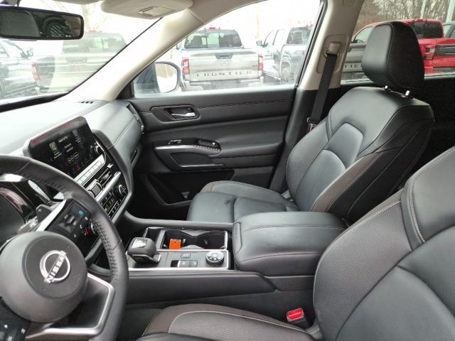 2024 Nissan Pathfinder SL - Photo 17