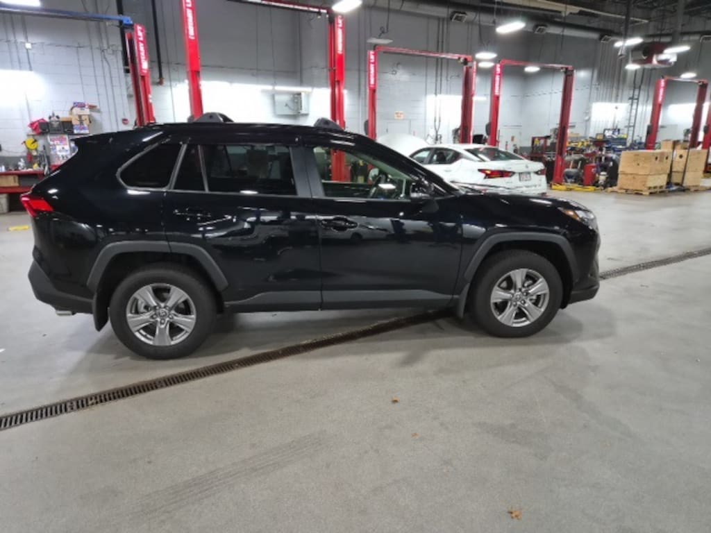 Used 2025 Toyota RAV4 Hybrid XLE SUV