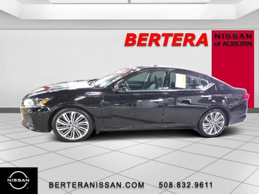 Used 2023 Nissan Altima 2.5 SL Sedan