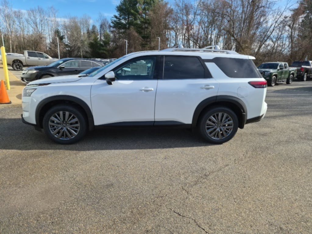 New 2025 Nissan Pathfinder SL SUV