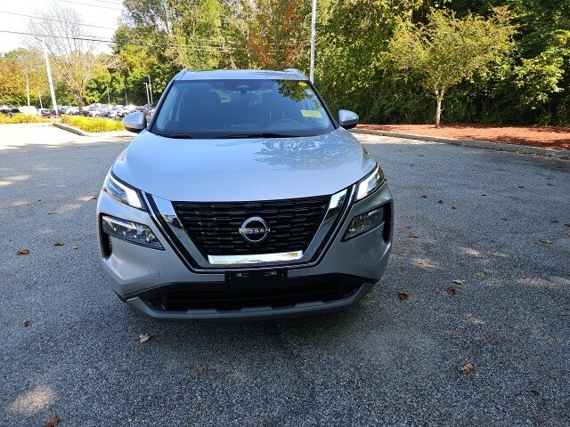 2023 Nissan Rogue SV photo 3