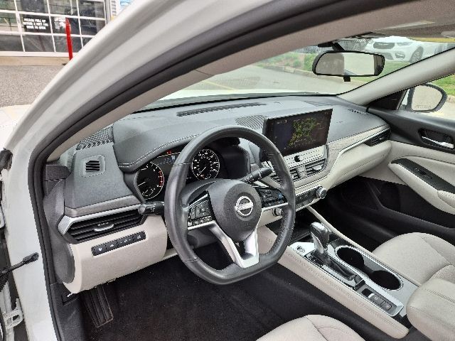 2024 Nissan Altima SV - Photo 14