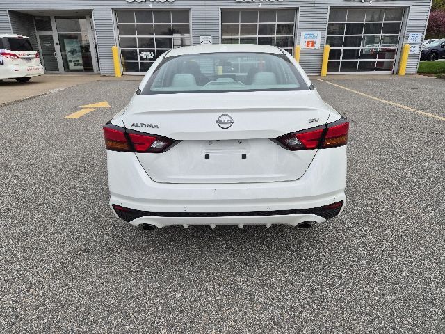 2024 Nissan Altima SV - Photo 6