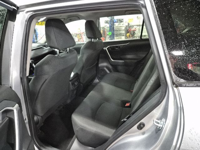 2023 Toyota RAV4 LE - Photo 13
