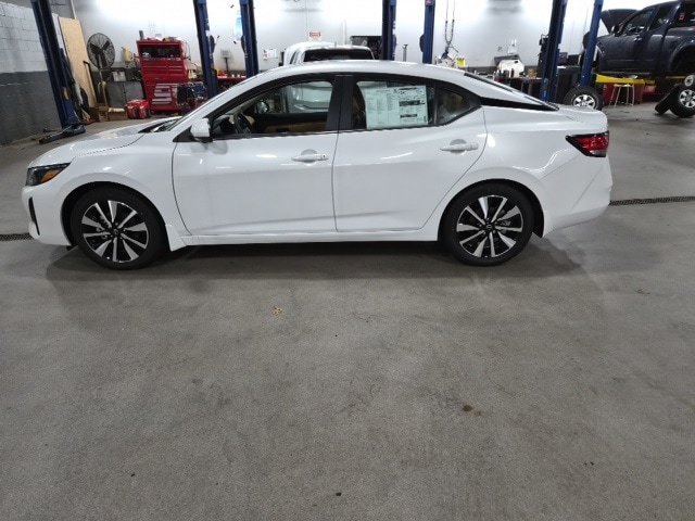 2025 Nissan Sentra SV's photo