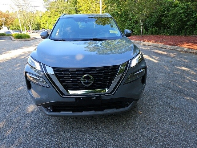 2021 Nissan Rogue SL photo 2